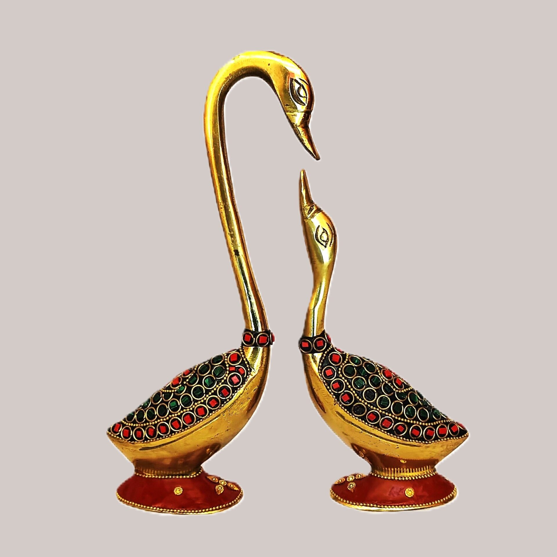 Swan Pair Heritage Décor - Image 2