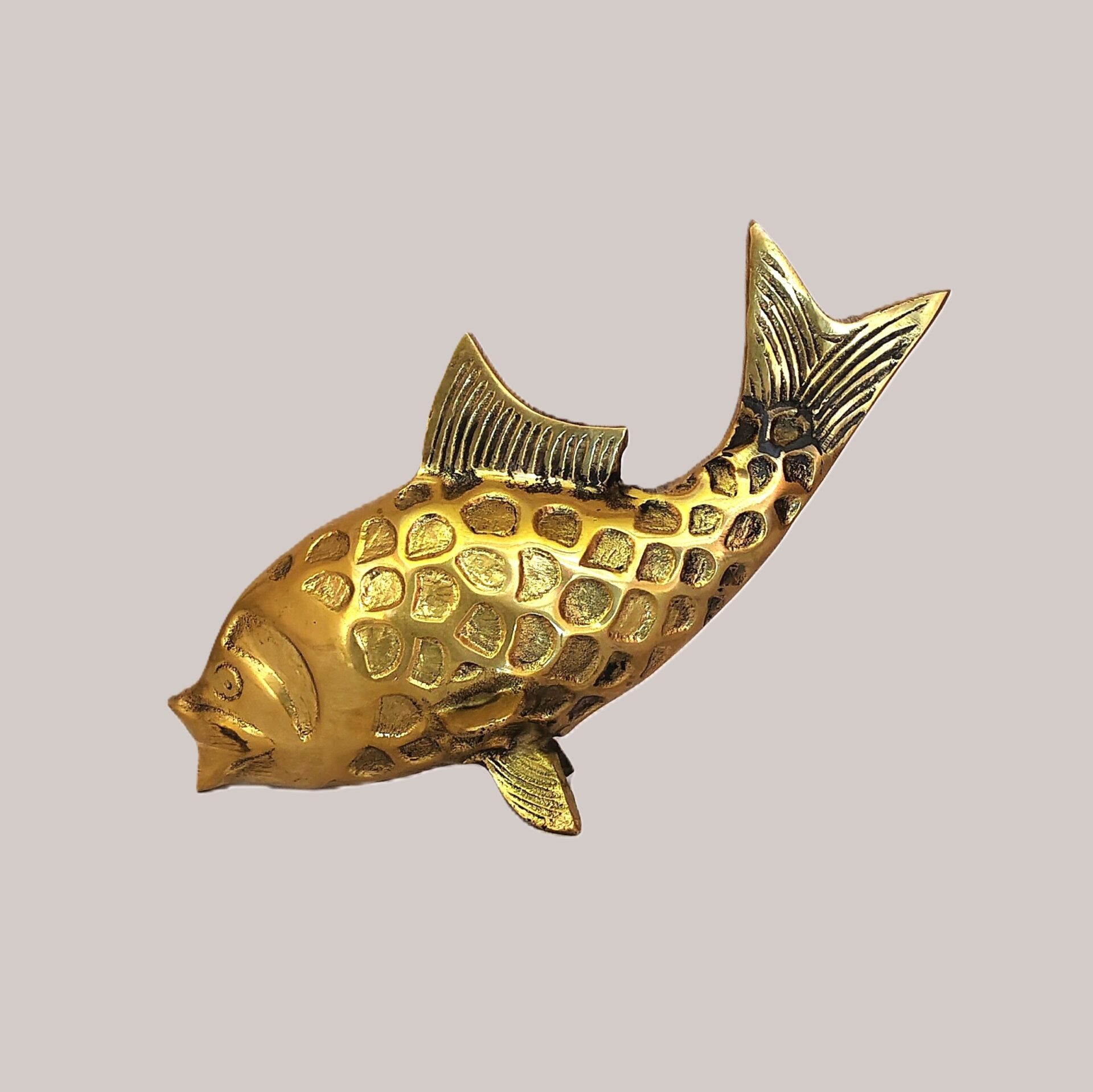 Pure Brass Fish Showpiece – Handcrafted Miniature Fish Figurine for Home Décor, Vastu Decoration, Office Table, Gift Item