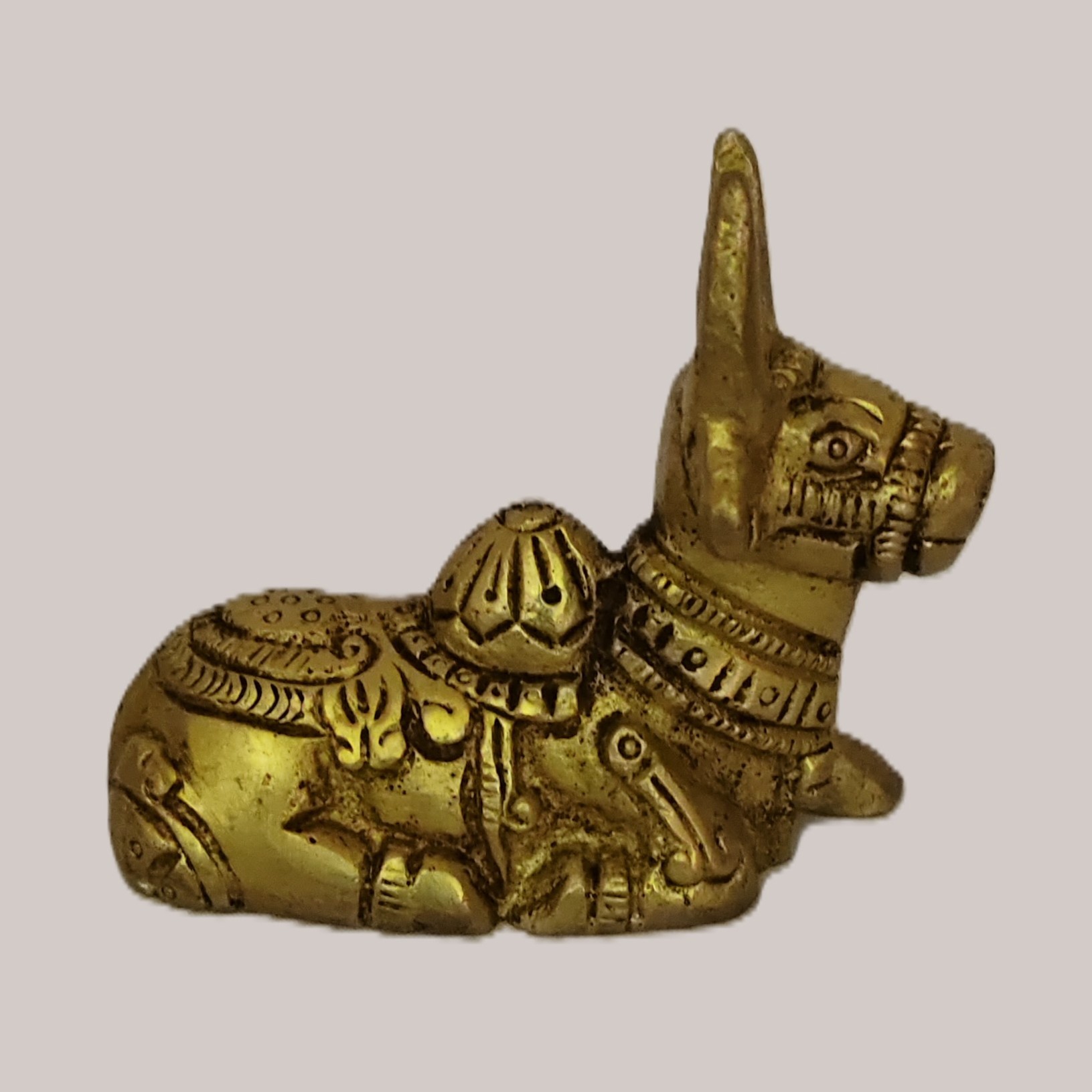 Handcrafted Brass Nandi Bull Statue in Sitting Pose | Vastu Shiva Vahana Idol for Pooja Room, Home Temple, Office Decor & Auspicious Religious Gifting - Image 4