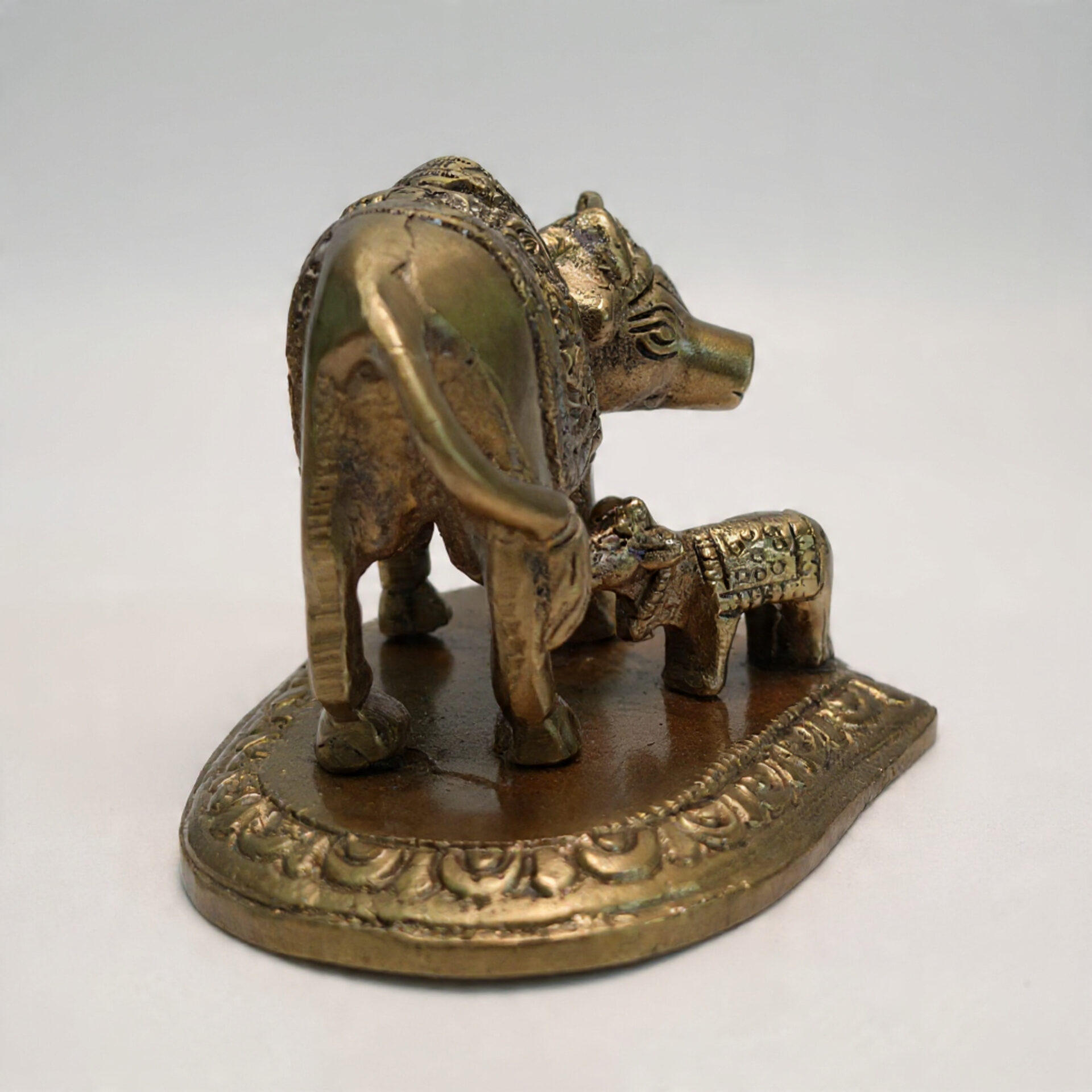 Handcrafted Brass Kamdhenu Cow with Calf & Ganesh Idol | Vastu Holy Cow Gomata Statue for Wealth, Fertility, Prosperity, Home Temple & Auspicious Gifting - Image 3