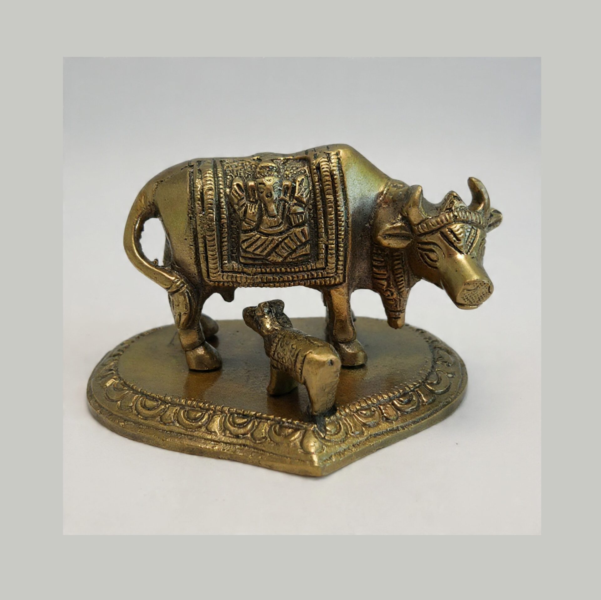 Handcrafted Brass Kamdhenu Cow with Calf & Ganesh Idol | Vastu Holy Cow Gomata Statue for Wealth, Fertility, Prosperity, Home Temple & Auspicious Gifting - Image 4