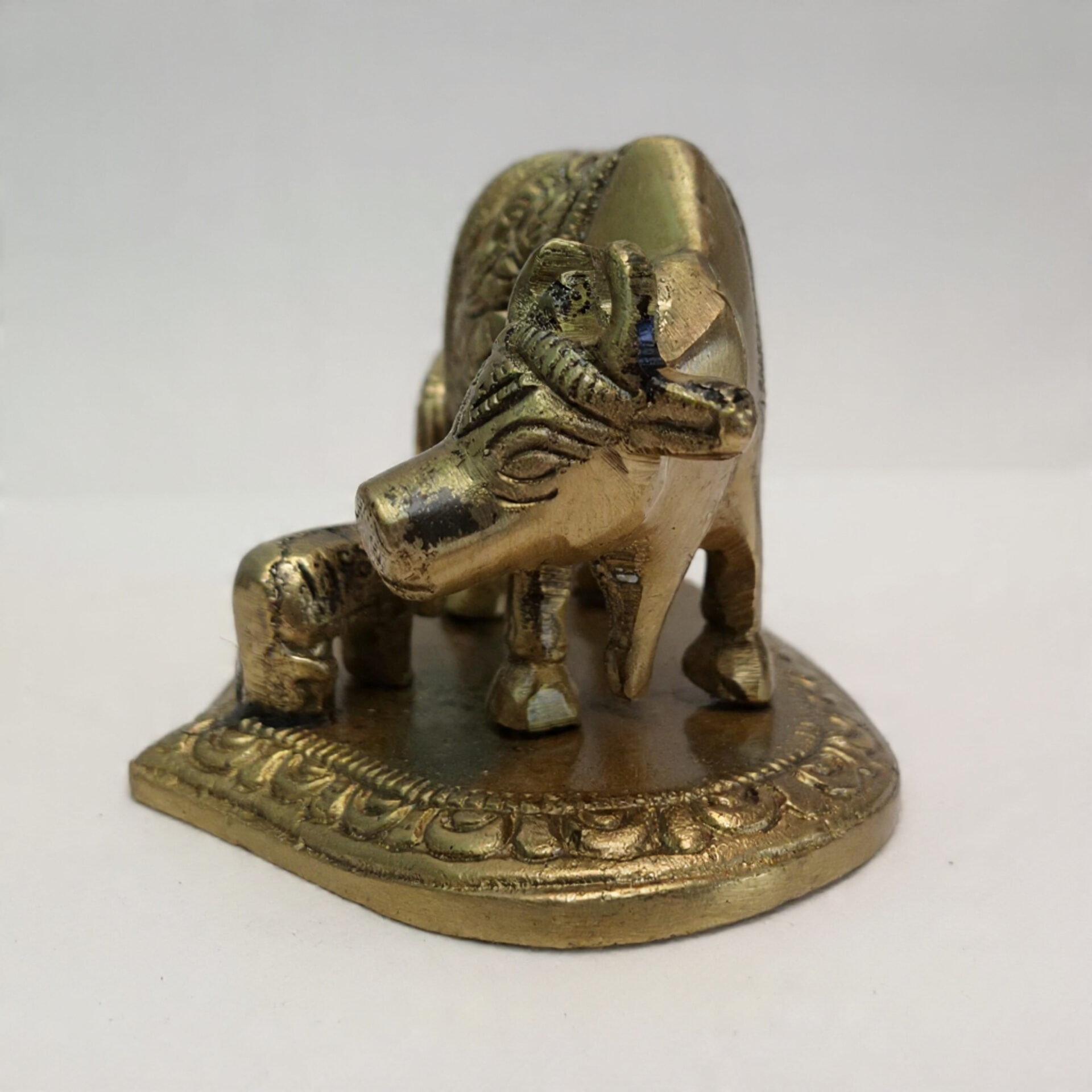 Handcrafted Brass Kamdhenu Cow with Calf & Ganesh Idol | Vastu Holy Cow Gomata Statue for Wealth, Fertility, Prosperity, Home Temple & Auspicious Gifting - Image 5