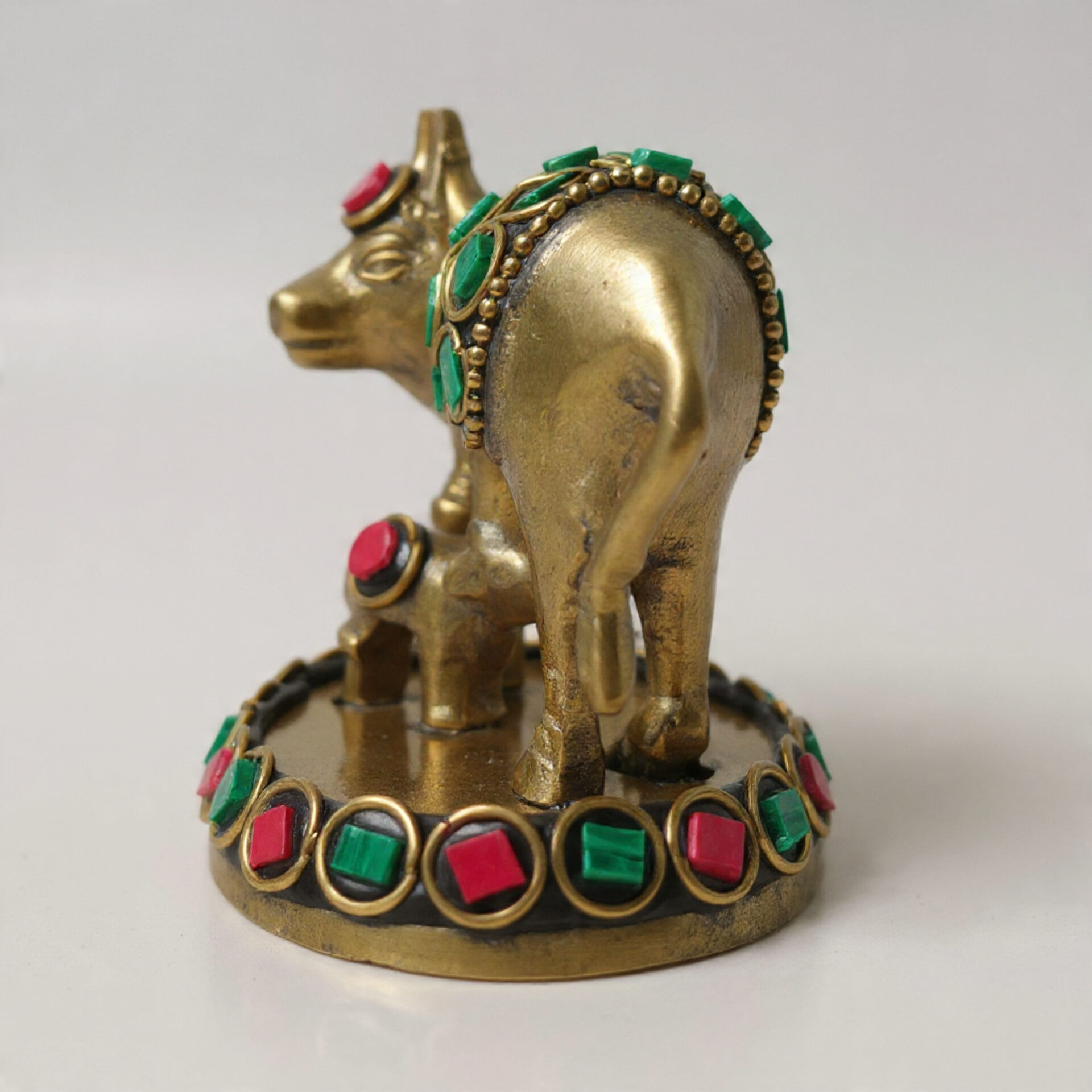 Handcrafted Brass Kamdhenu Cow and Calf Idol with Green & Red Stone Inlay | Vastu Gau Mata Murti for Home, Pooja Room, Office Decor & Auspicious Gift - Image 2