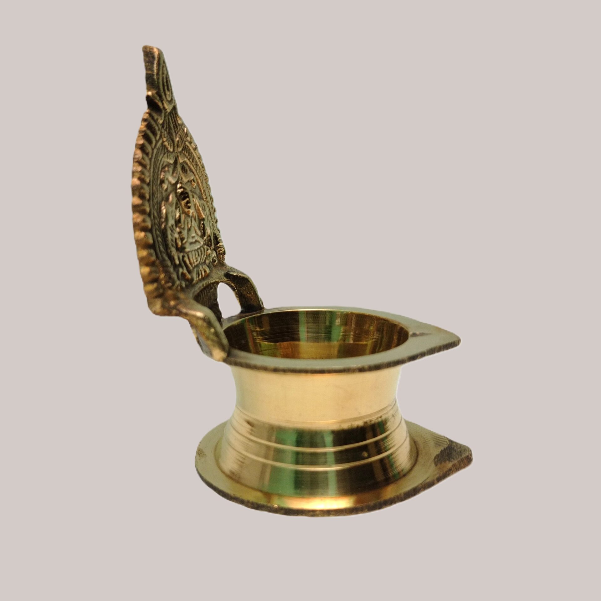 Brass Kamakshi Diya | Pure Brass Deepak | for Home, Office, Puja | Diwali Festival Gift Showpiece - Image 3