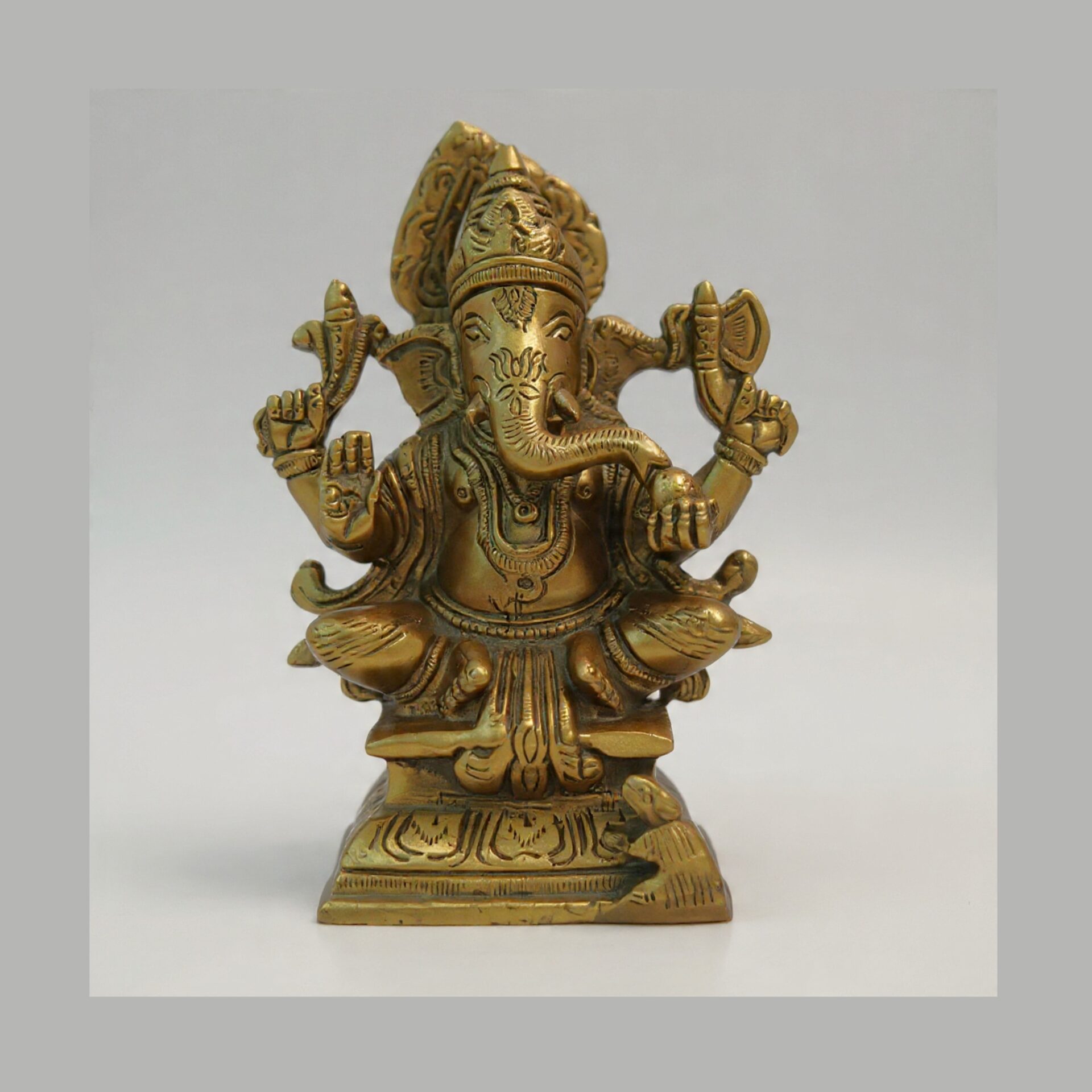 Handcrafted Brass Lord Ganesha Idol in Sitting Pose with Mouse | Vastu Ganpati Murti for Home, Office, Pooja Room Decor & Auspicious Gifting